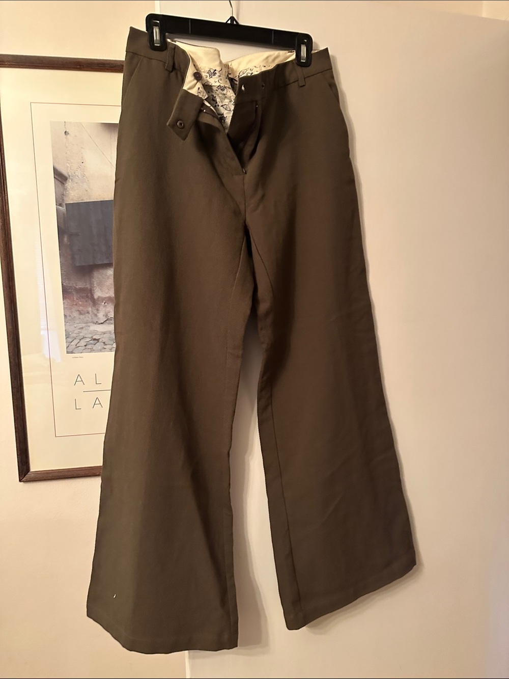Wide-Leg High-Rise Pants in Olive Green